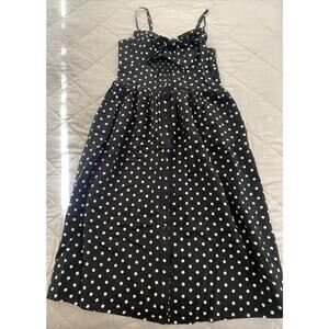 XHILARATION BLACK & WHITE POLKA DOT DRESS SIZE MEDIUM W/POCKETS